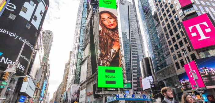 Δέσποινα Βανδή: μπήκε σε billboard στην Times Square!- Ρυθμός 99.7 Κέρκυρα